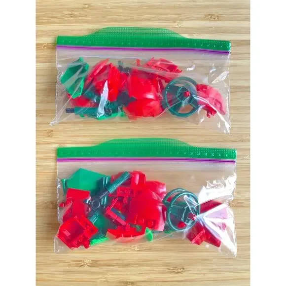 LEGO Red Roses Set - 2 Flower Buildable Display - 40460 - Picture 5 of 6